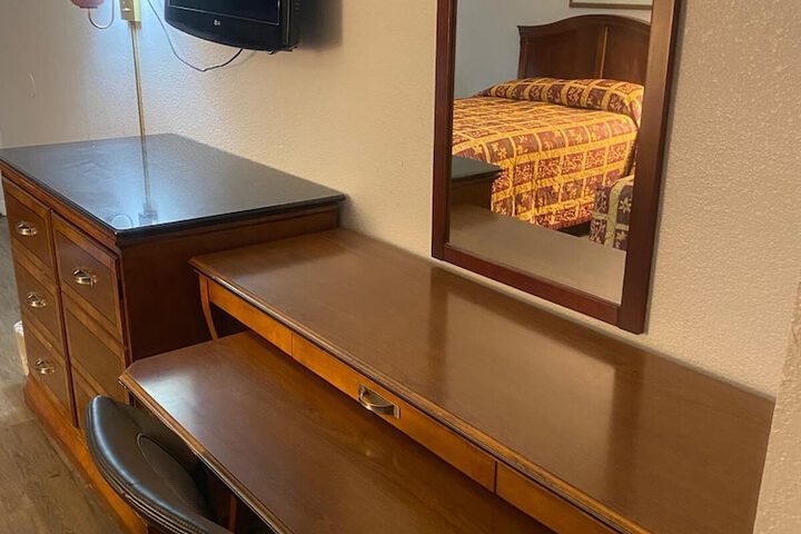 Room 11 of 15