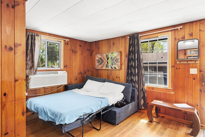 Room 40 of 181