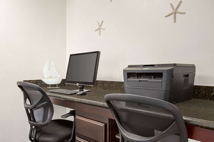 Business Center 35 of 35