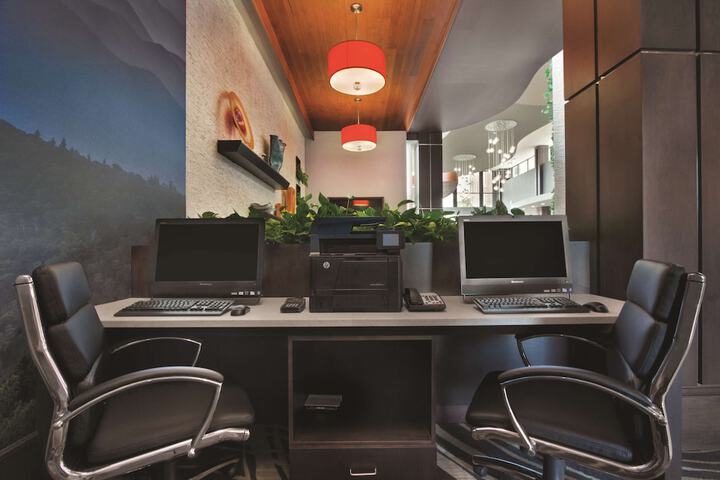 Business Center 38 of 39