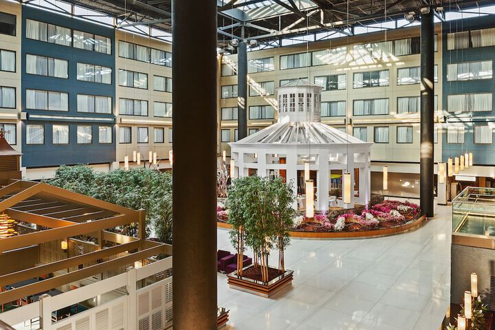 Hotel Interior 7 of 28