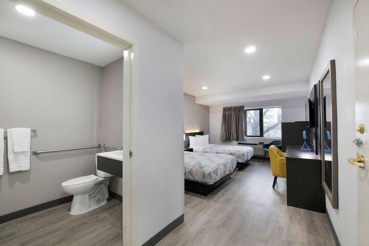 Room 20 of 34