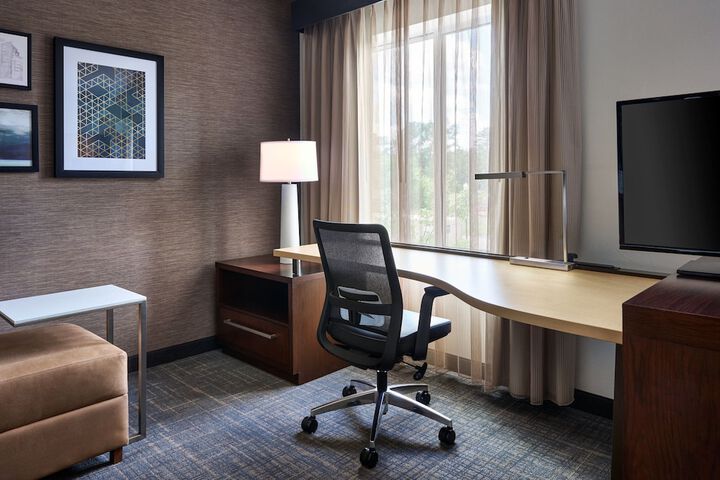 Room 26 of 40