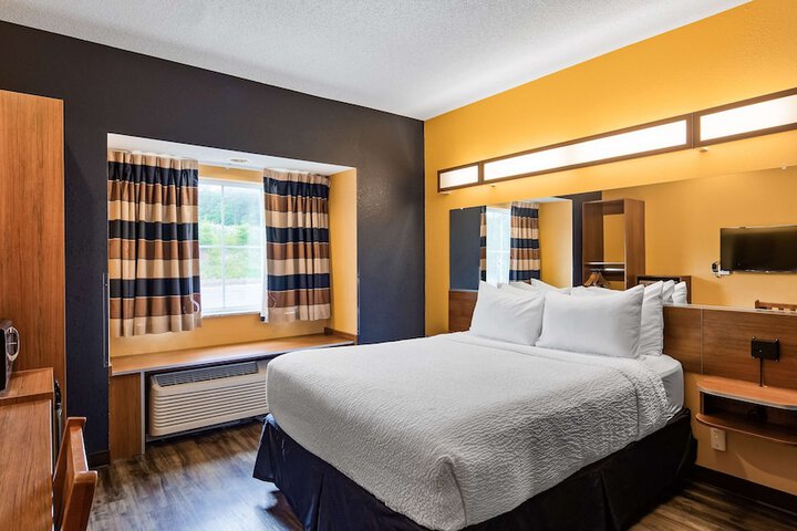 Room 16 of 24