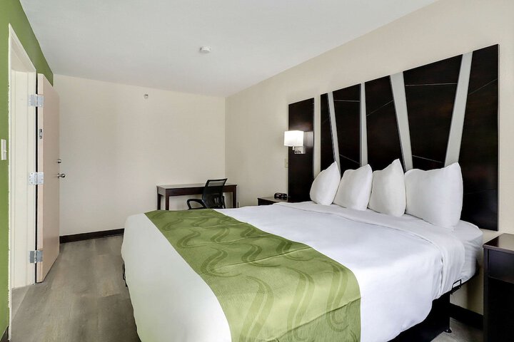 Room 34 of 46
