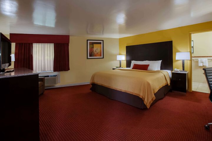 Room 14 of 21