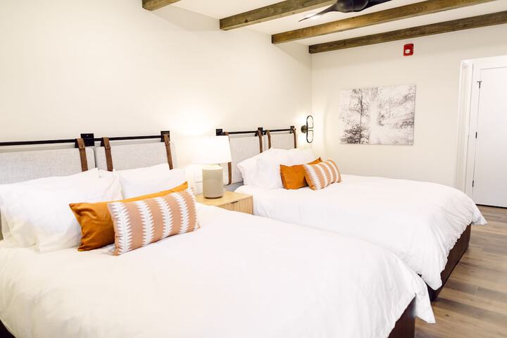 Room 50 of 74