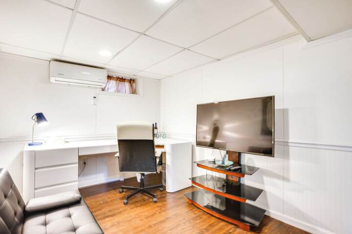Shared Yard 4 Mi to Nyc: Englewood Apartment!