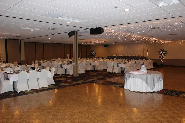 Ballroom/Hall 52 of 56