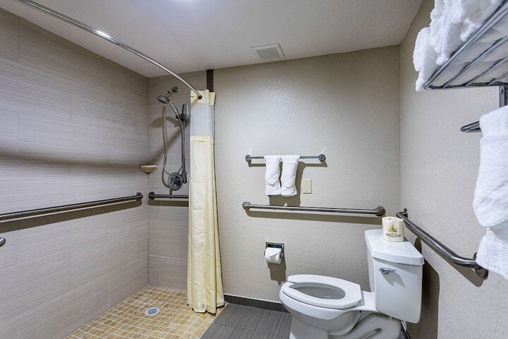 Room 30 of 42