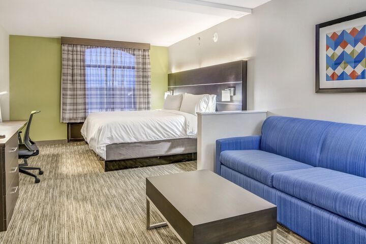 Holiday Inn Express & Suites Longview North by IHG