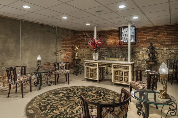 Ballroom/Hall 45 of 47