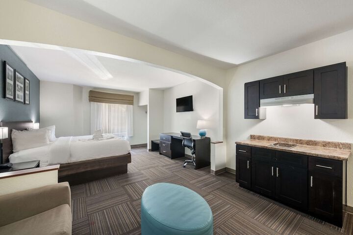 Room 19 of 40