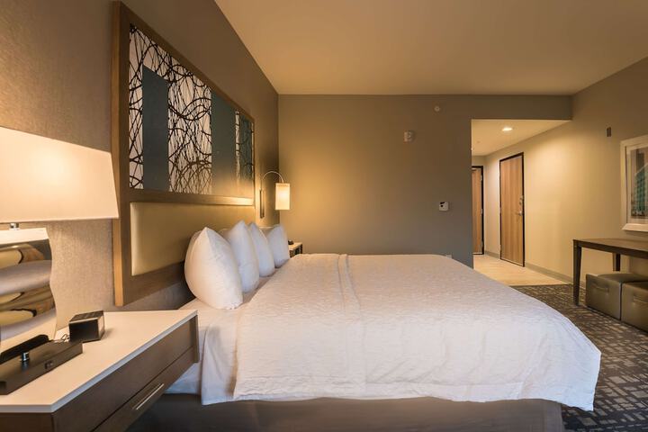 Hampton Inn & Suites Dallas-The Colony TX