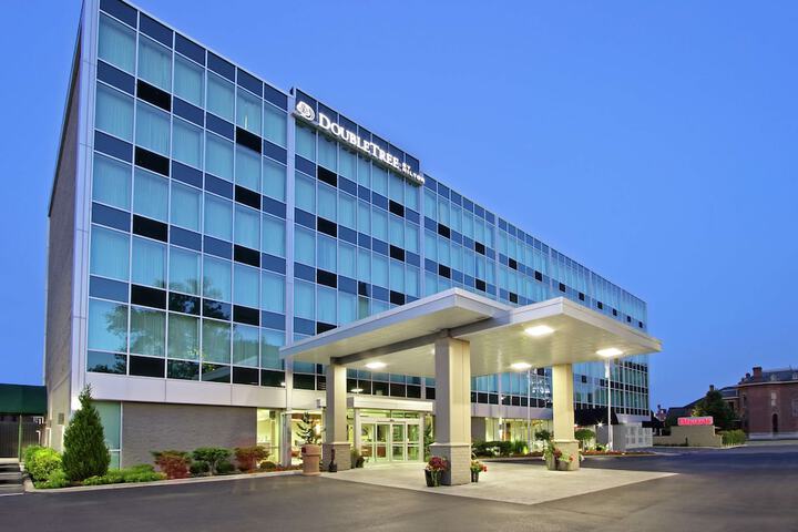 Hotel 5 of 50