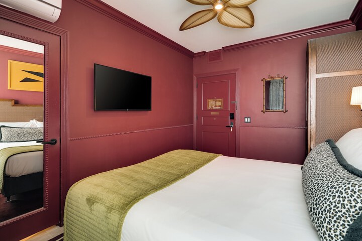 Room 10 of 116
