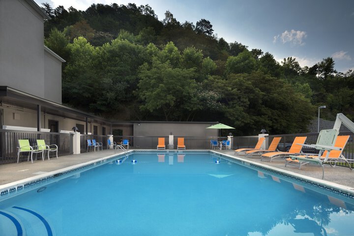Pool 7 of 33