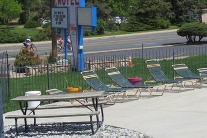 Silver Saddle Motel