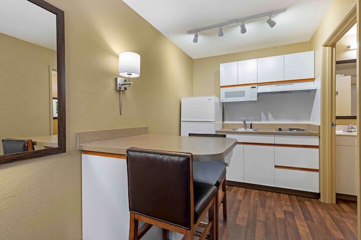 Extended Stay America Suites Washington DC Falls Church