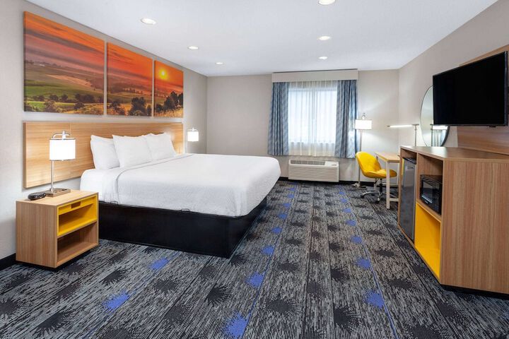 Days Inn by Wyndham Wooster