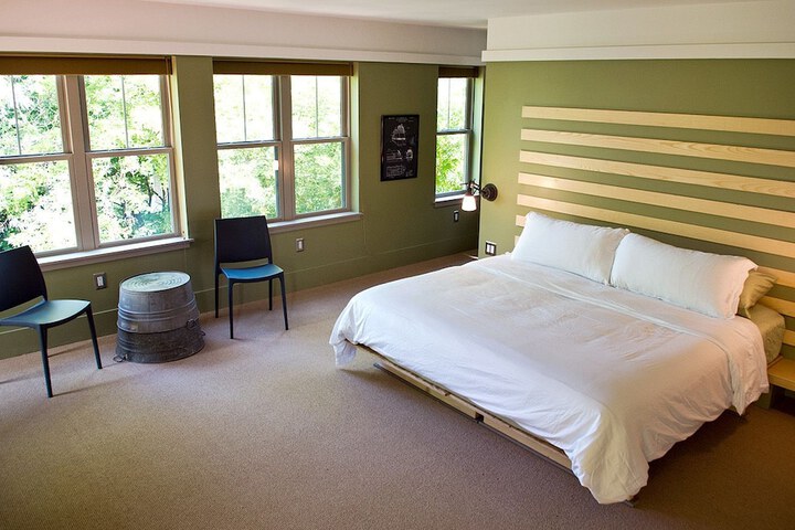 Room 18 of 48