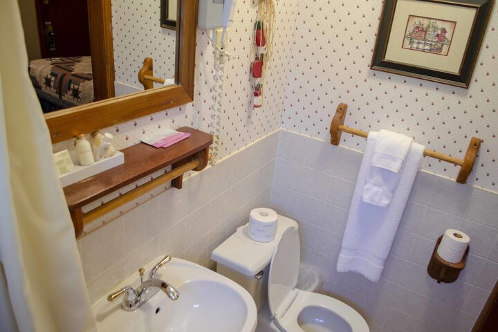 Crandell Mountain Lodge