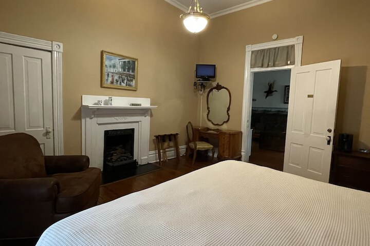Room 44 of 57