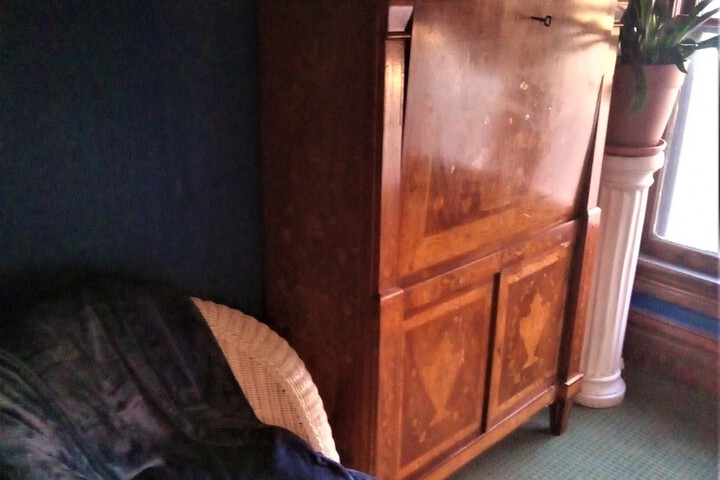 Room 44 of 77