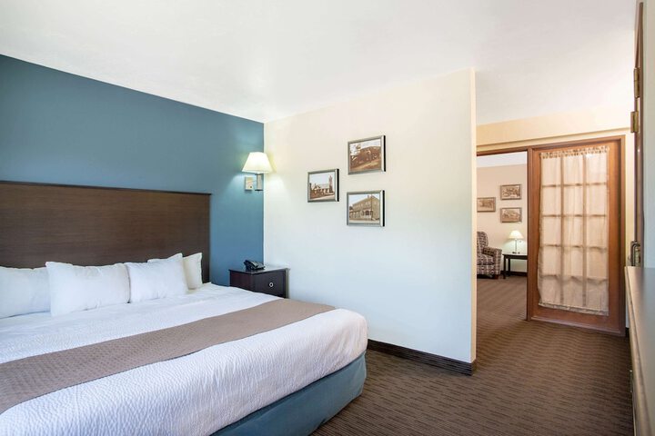 Room 8 of 26