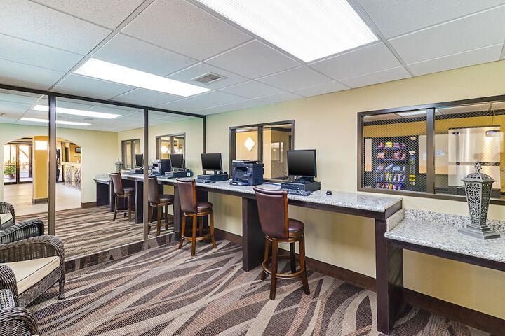 Business Center 45 of 45