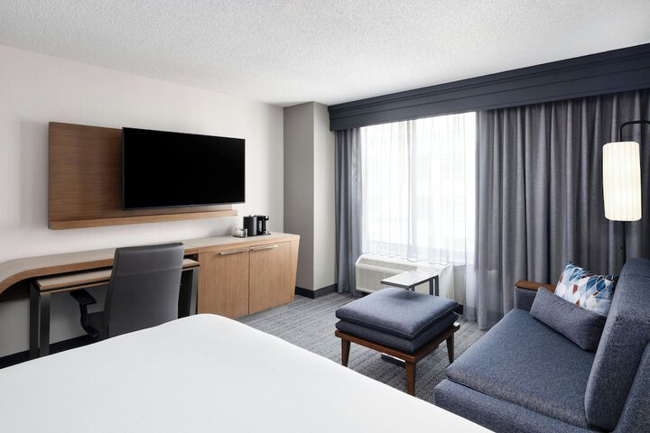 Courtyard by Marriott Charlotte City Center