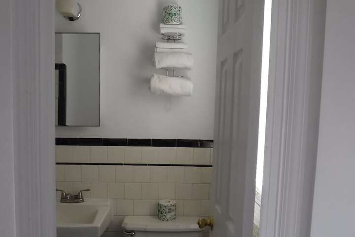 Room 9 of 23