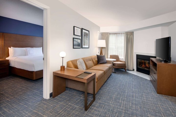Room 10 of 35