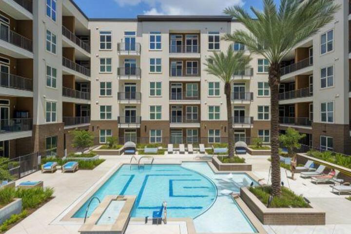 Elegant Downtown Location Recently Upgraded