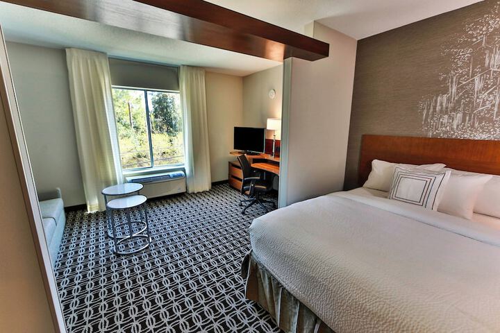 Room 26 of 35
