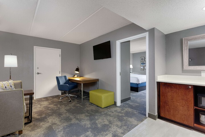 Room 28 of 33