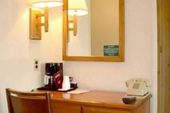 Room 15 of 18