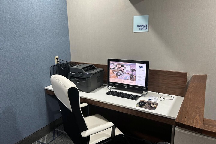 Best Western Roslyn-Long Island Hotel