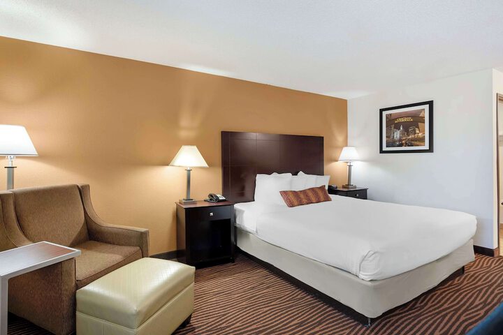 Room 16 of 27