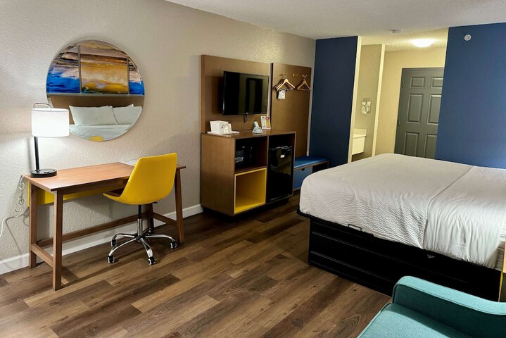 Room 18 of 24