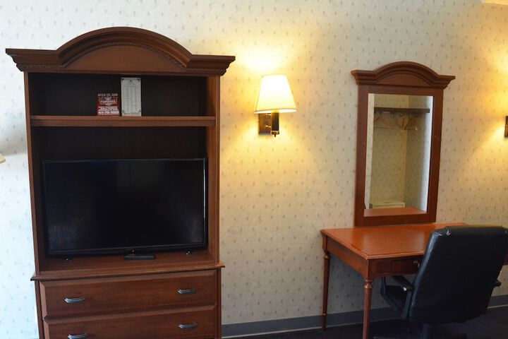 Room 33 of 51