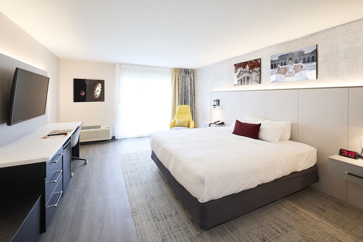 Room 12 of 37