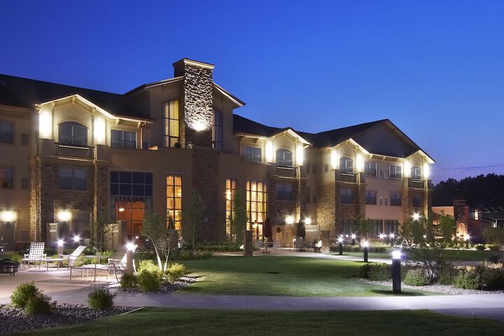 ClubHouse Hotel & Suites - Fargo