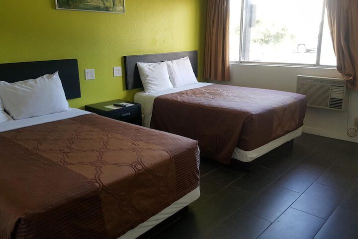 Room 14 of 28