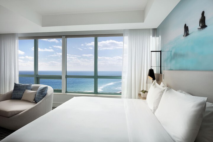 Signia by Hilton Diplomat Beach Resort