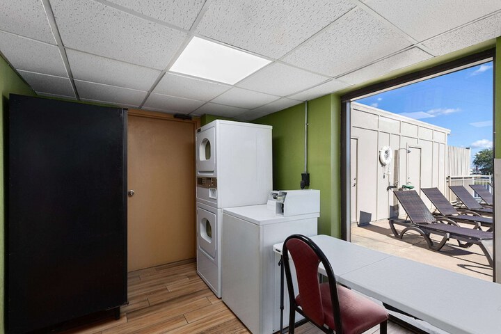 Room 15 of 26