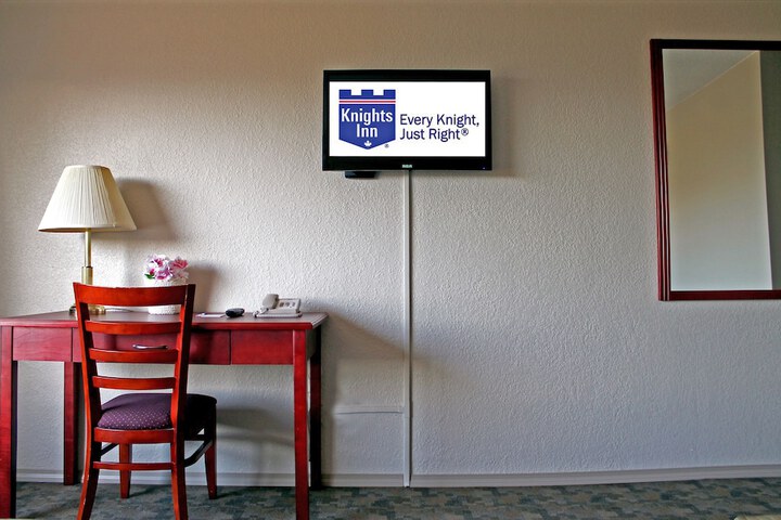 Room 21 of 37