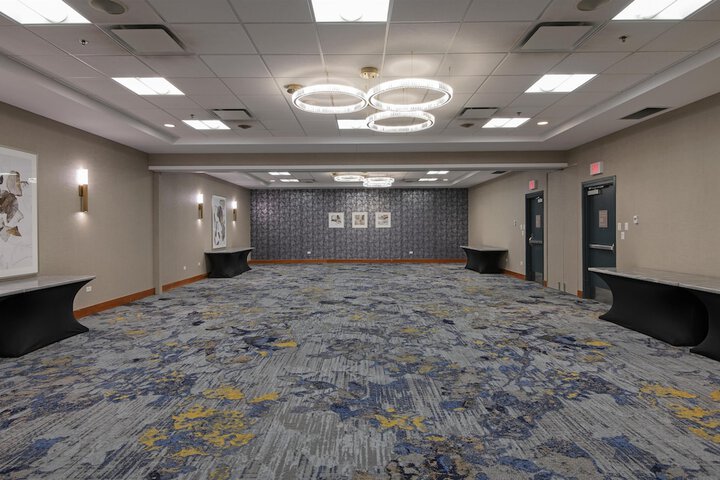 DoubleTree by Hilton Hotel West Edmonton