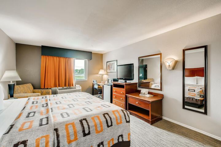 Room 45 of 65
