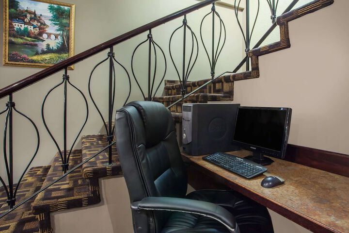 Business Center 20 of 20